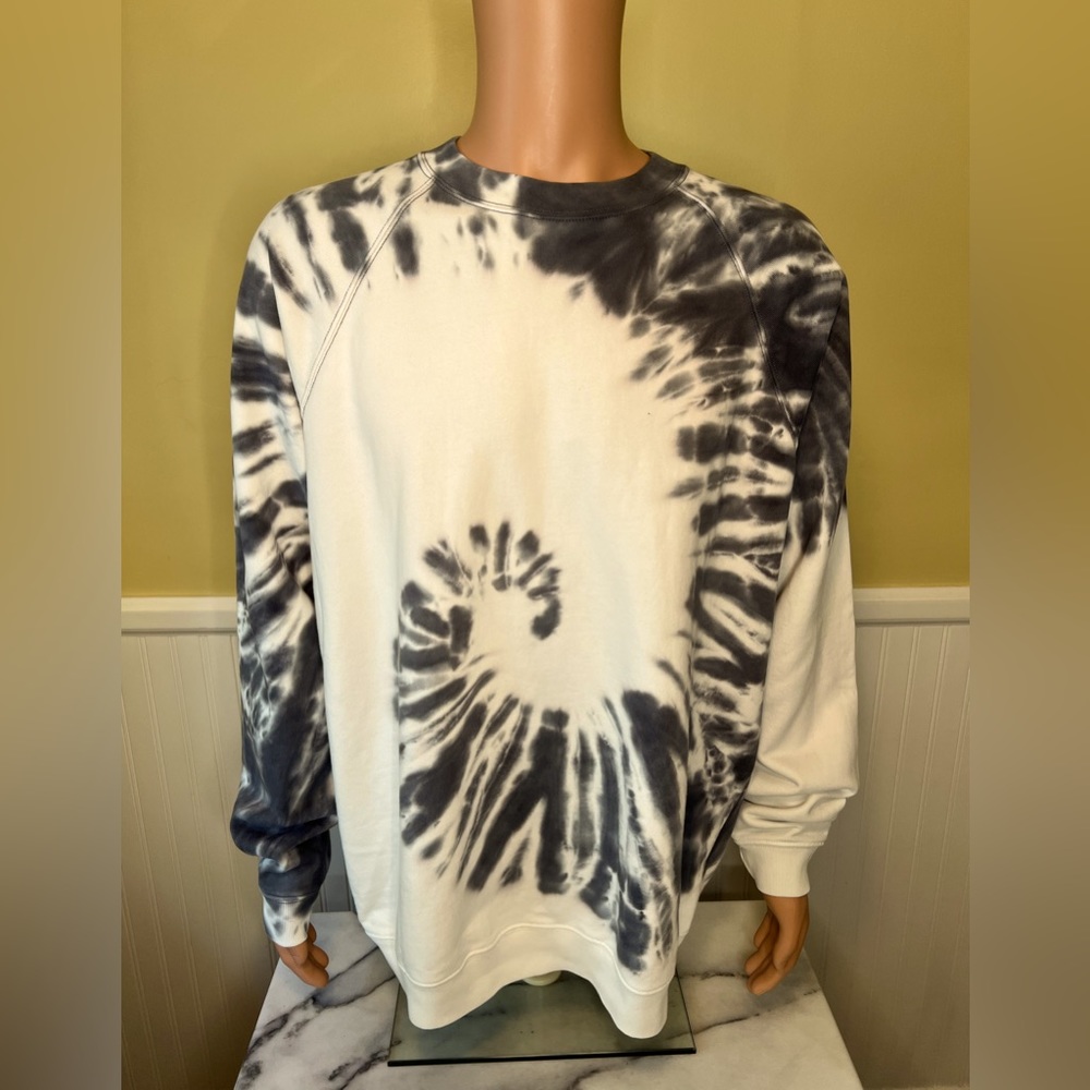 Heavyweight oversized Tie-Dye sweatshirt